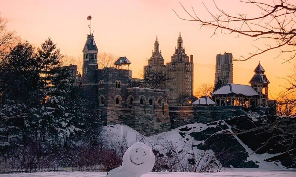 Photo of a snowman in Central Park taken by: @an_uptown_girl