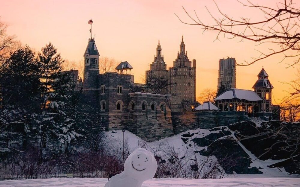 Photo of a snowman in Central Park taken by: @an_uptown_girl