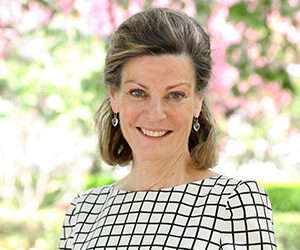 Elizabeth Smith Headshot